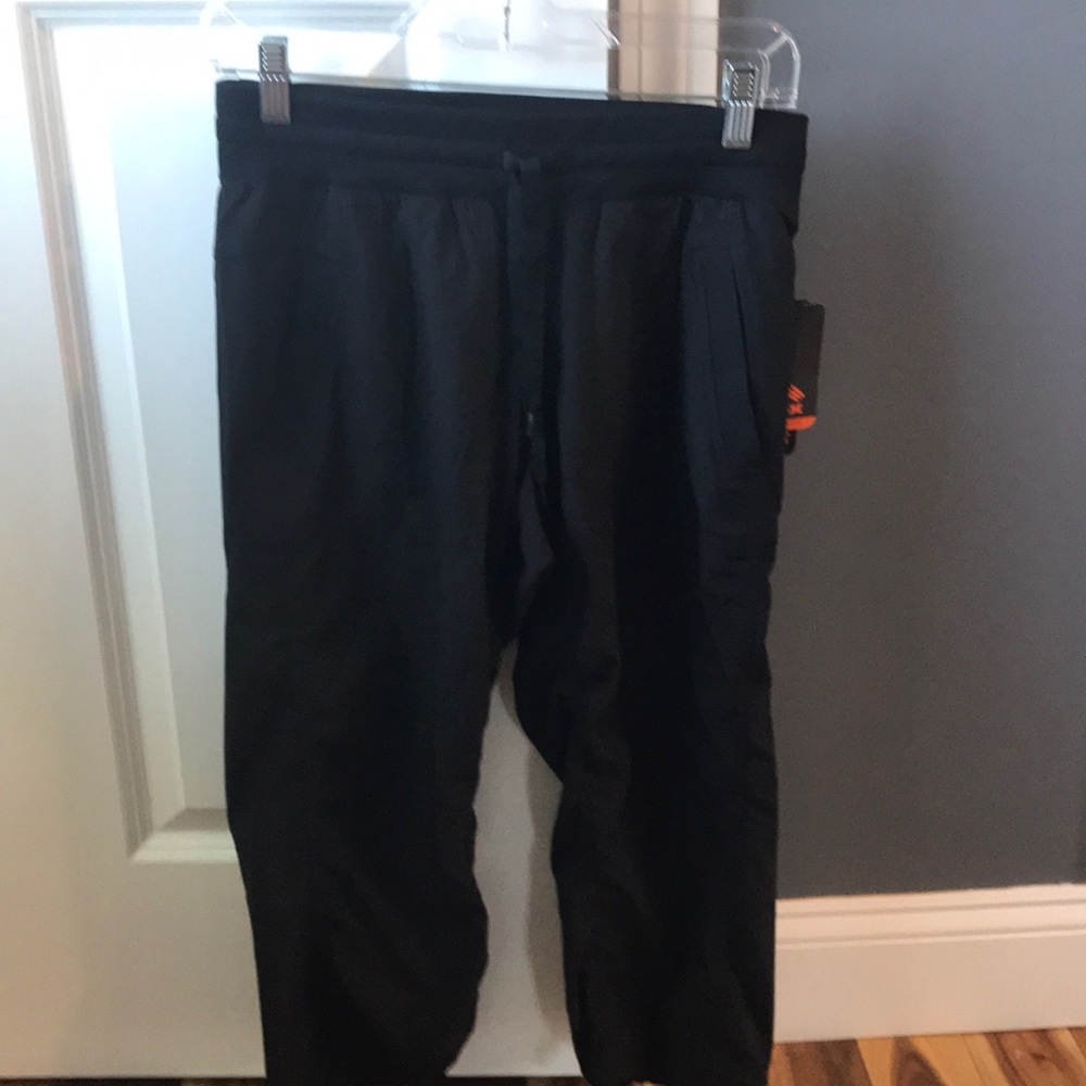 NWT Reebok crop joggers. Size Small